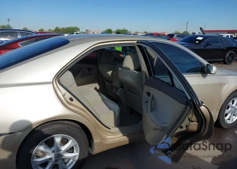 2011 Toyota Camry Le z USA, uszkodzony, nr VIN 4T4BF3EK5BR093887